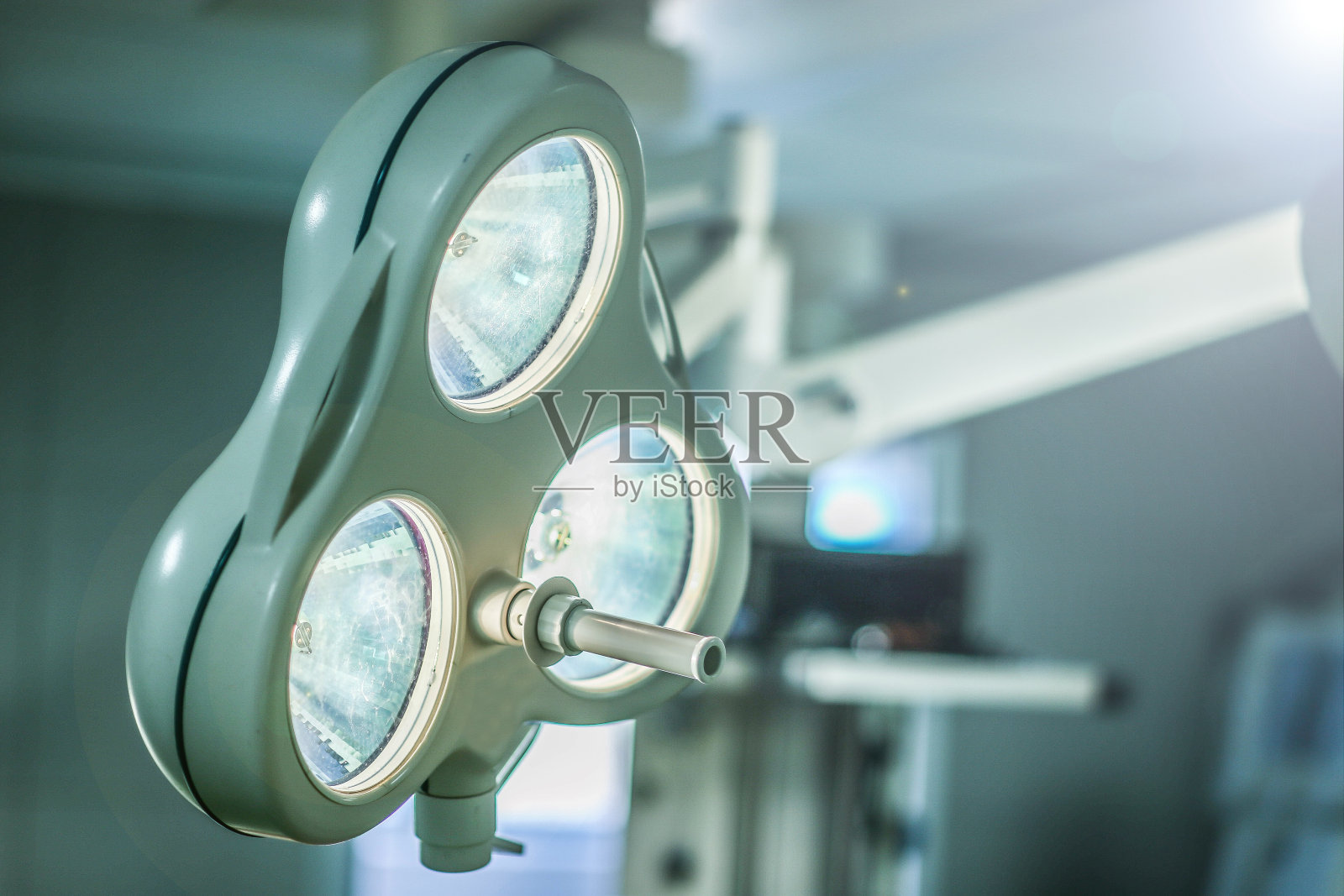 手术室的现代医用灯照片摄影图片