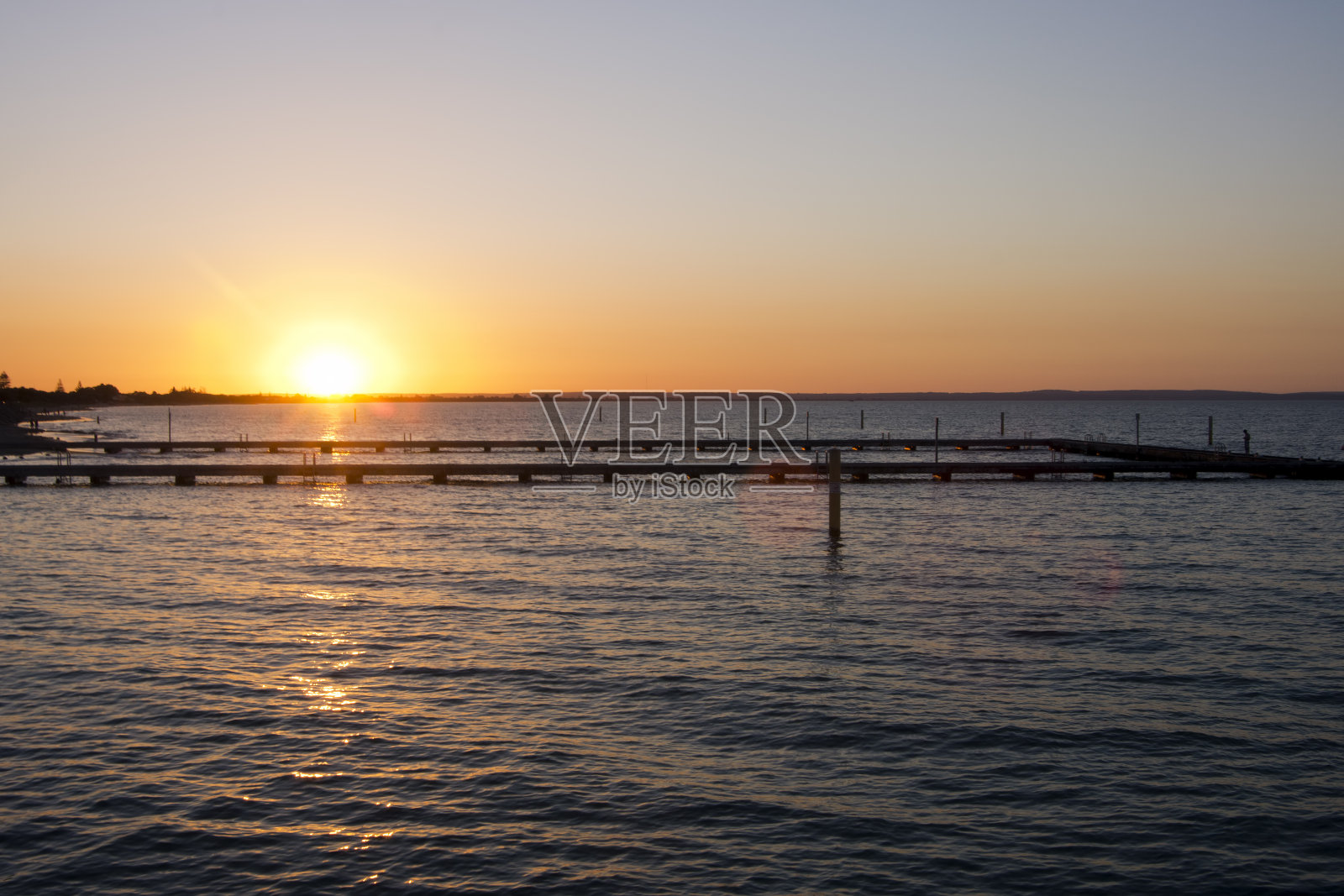 日落从Jetty, Busselton, WA，澳大利亚照片摄影图片