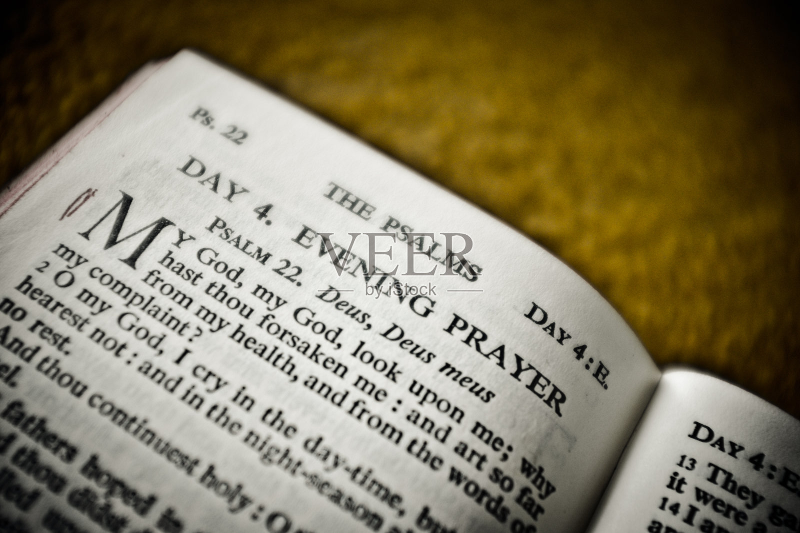 来自祷告书的细节照片摄影图片