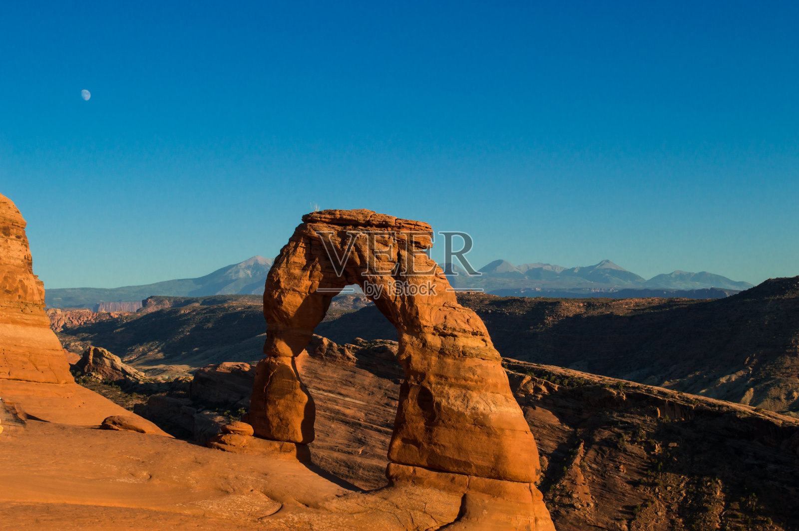 精致的拱门沙漠日落-拱门国家公园-犹他州-美国西南部照片摄影图片