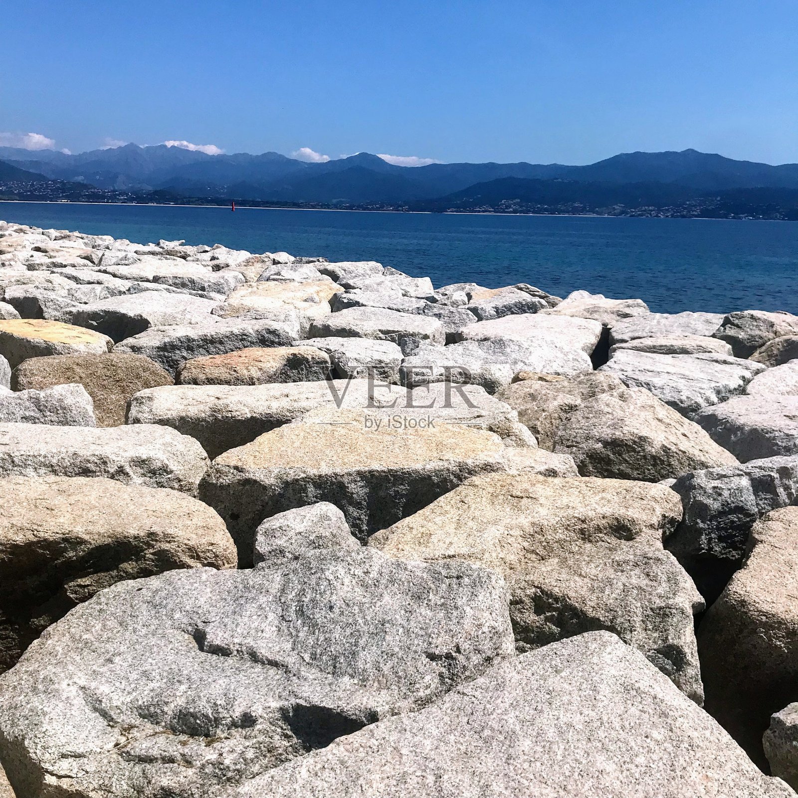 岩石，山脉和海洋照片摄影图片