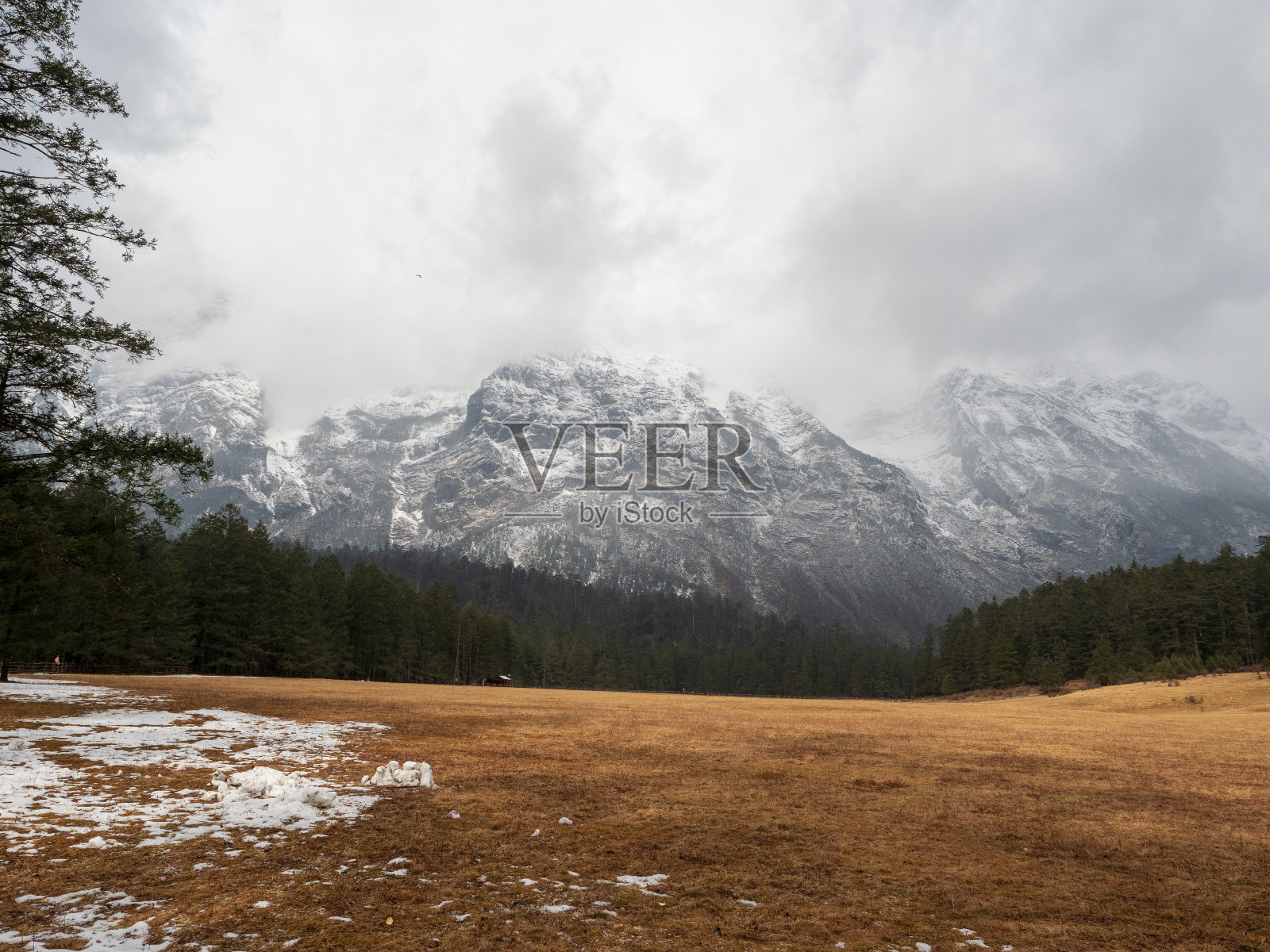 玉龙雪山景观在丽江，云南，中国。照片摄影图片