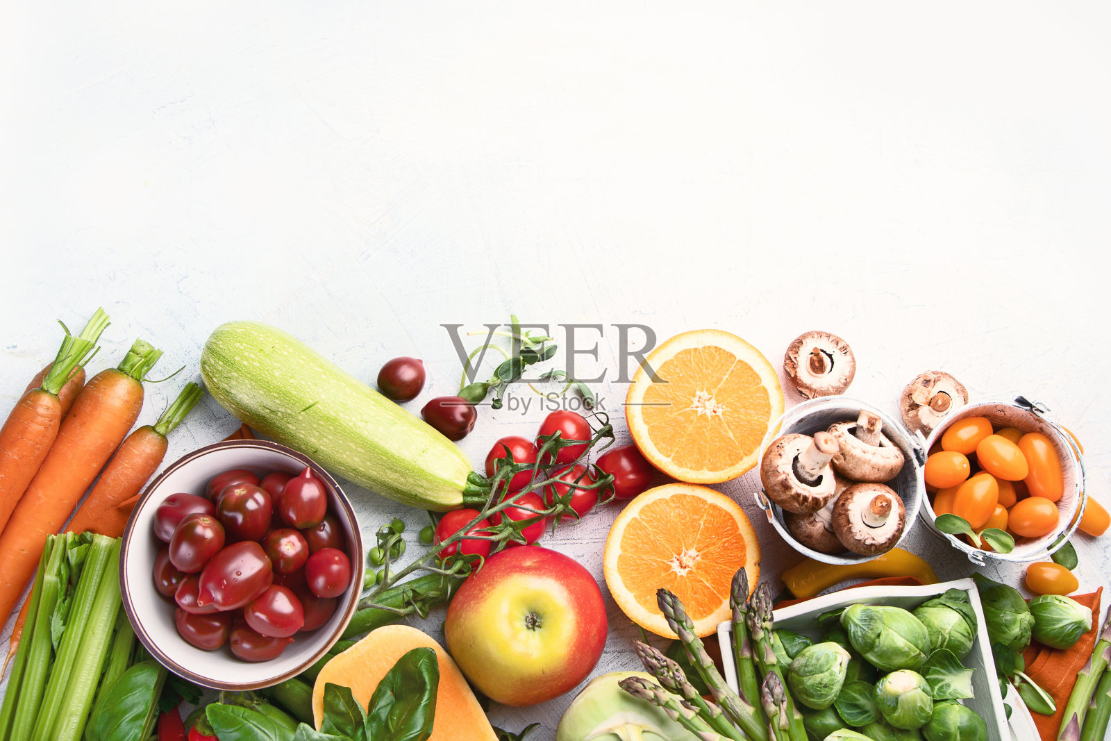 蔬菜和水果。富含抗氧化剂，维生素和纤维。照片摄影图片