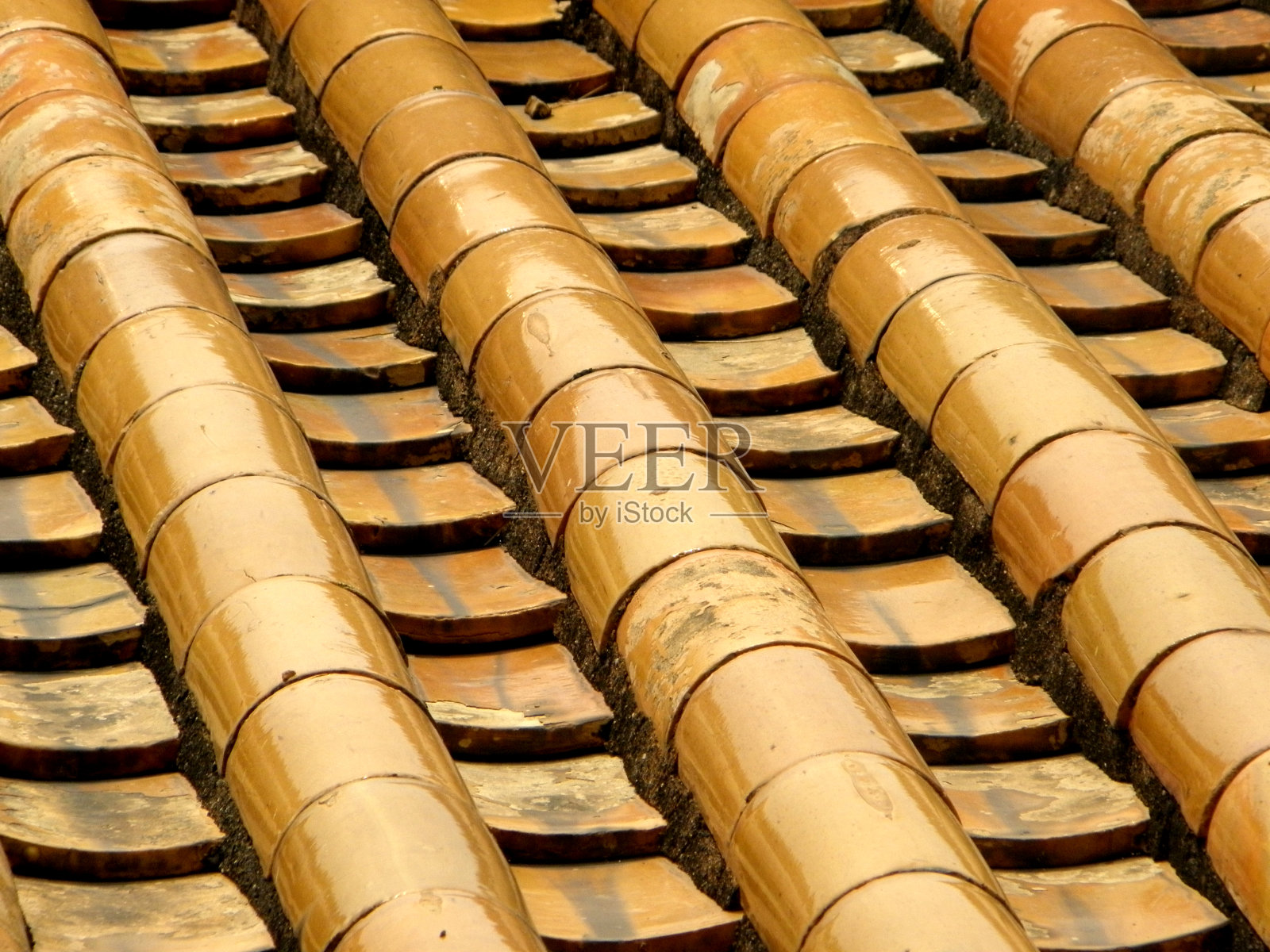 近距离观察美丽的传统寺庙屋顶图案。亚洲风格的背景照片摄影图片