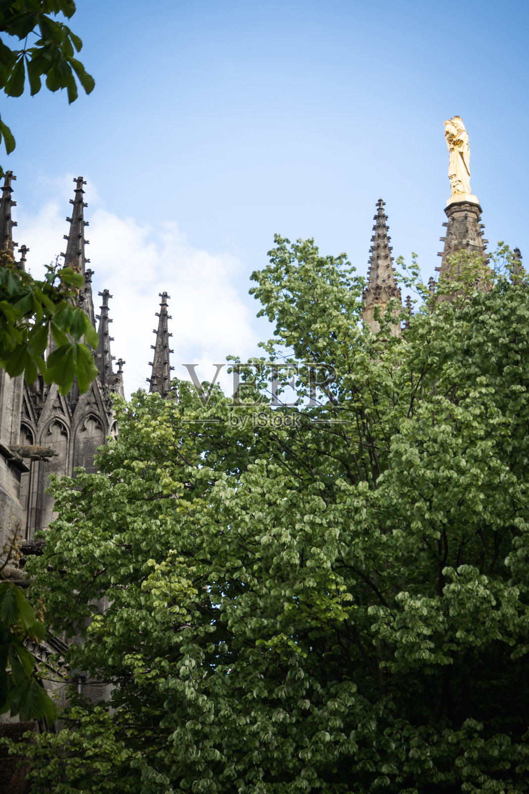 波尔多圣安德鲁大教堂的一侧照片摄影图片