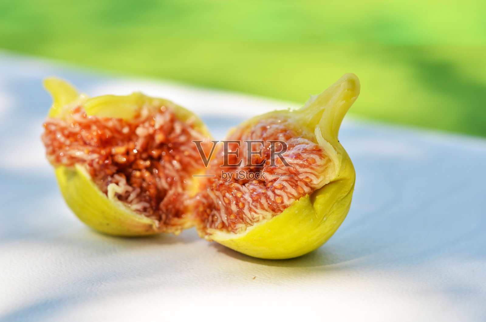 成熟的甜无花果。健康的地中海无花果。照片摄影图片