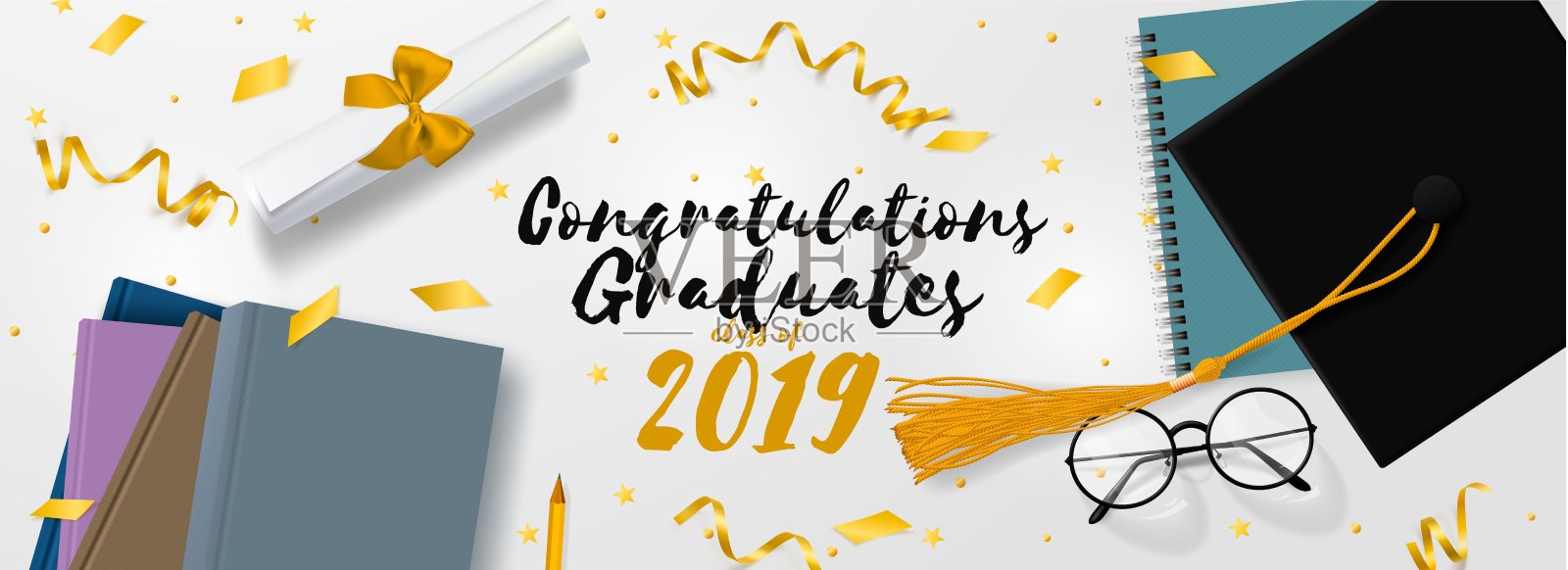 毕业向量旗帜。背景祝贺毕业生的物品从上面看帽子上的学位纸，书籍，笔记本和铅笔，眼镜，金色的五彩纸屑，丝带和星星。插画图片素材