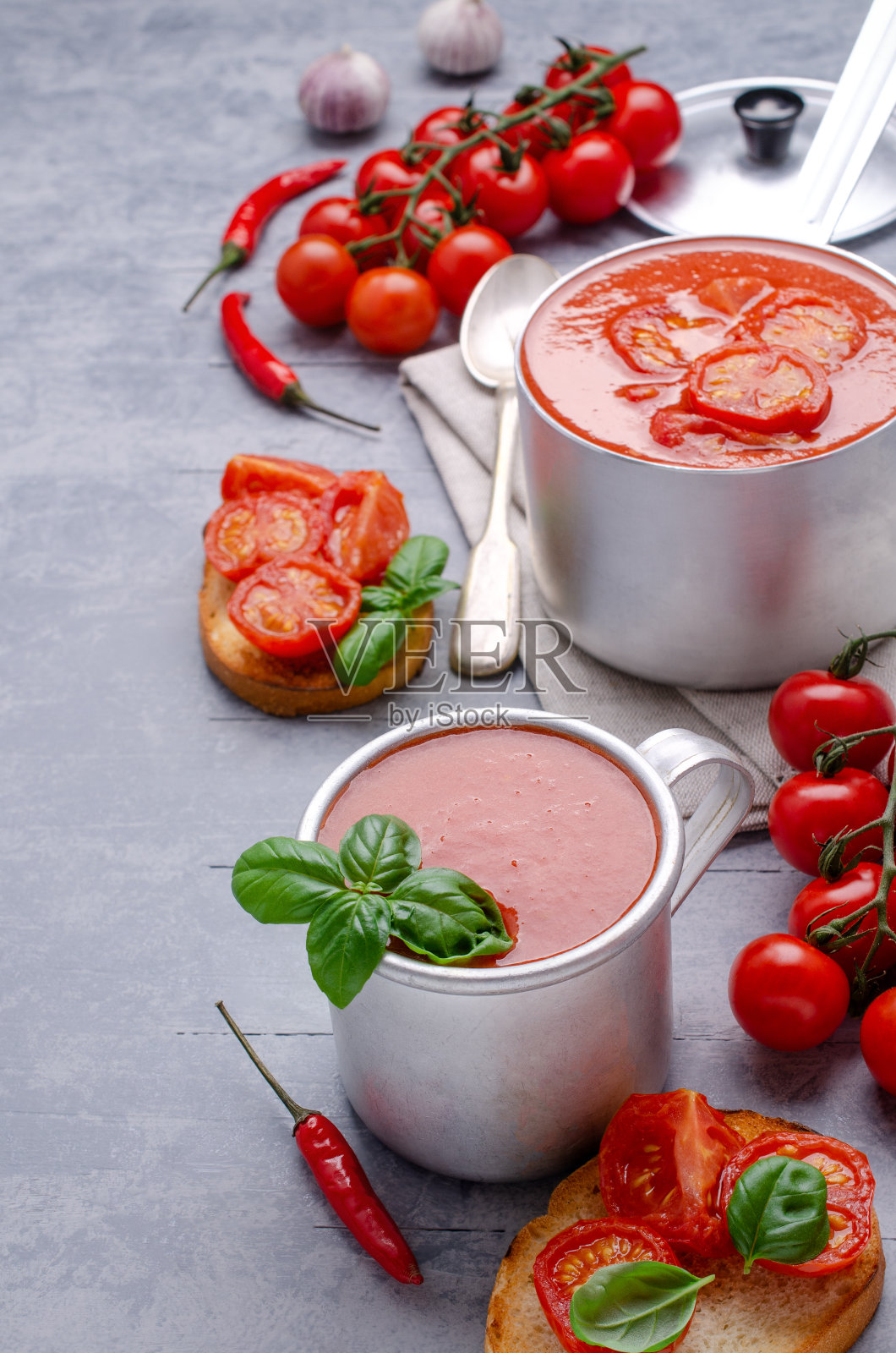 加香料的浓番茄汤照片摄影图片