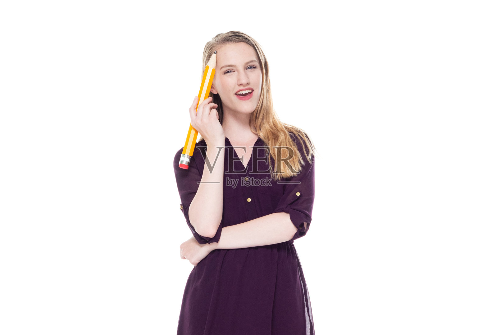 穿着紫色衣服的漂亮女人照片摄影图片