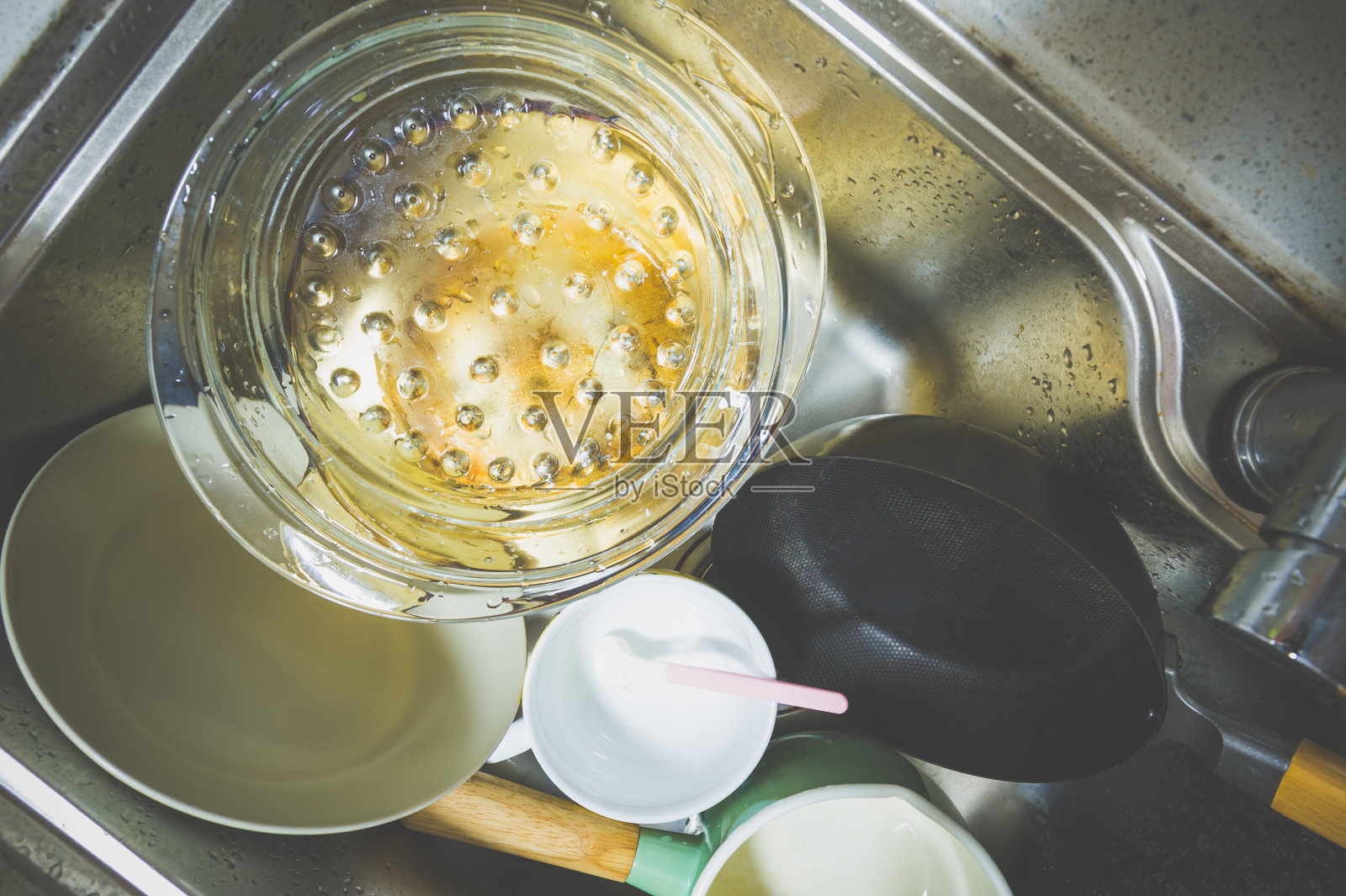 肮脏的餐具照片摄影图片