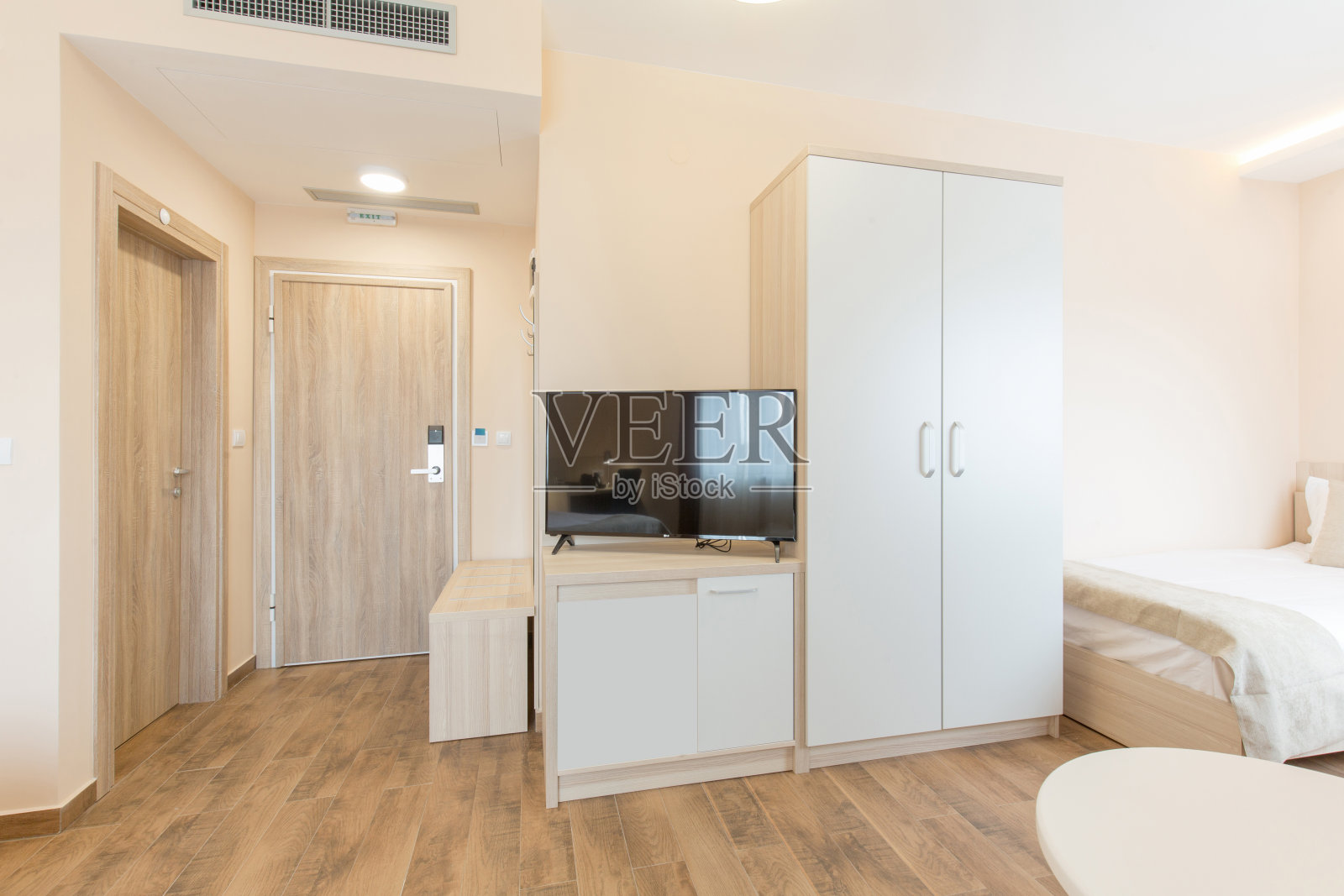 酒店房间的入口照片摄影图片