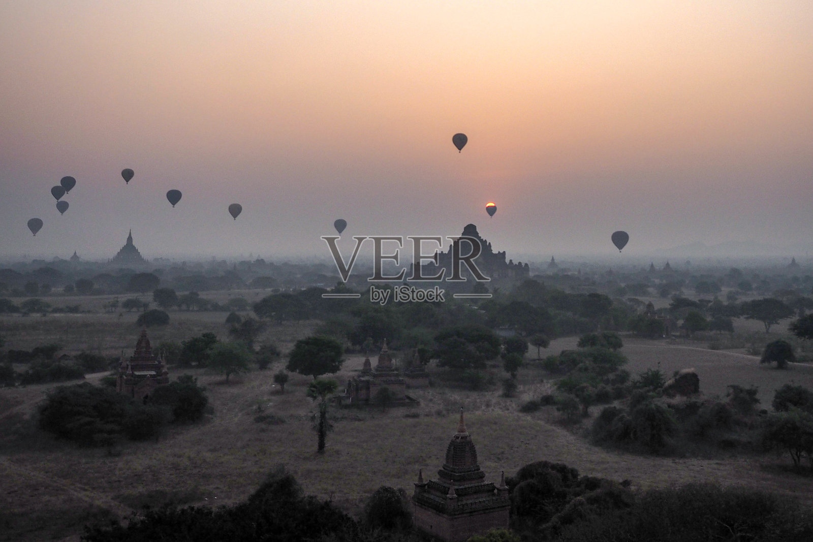 缅甸蒲甘平原的日出照片摄影图片