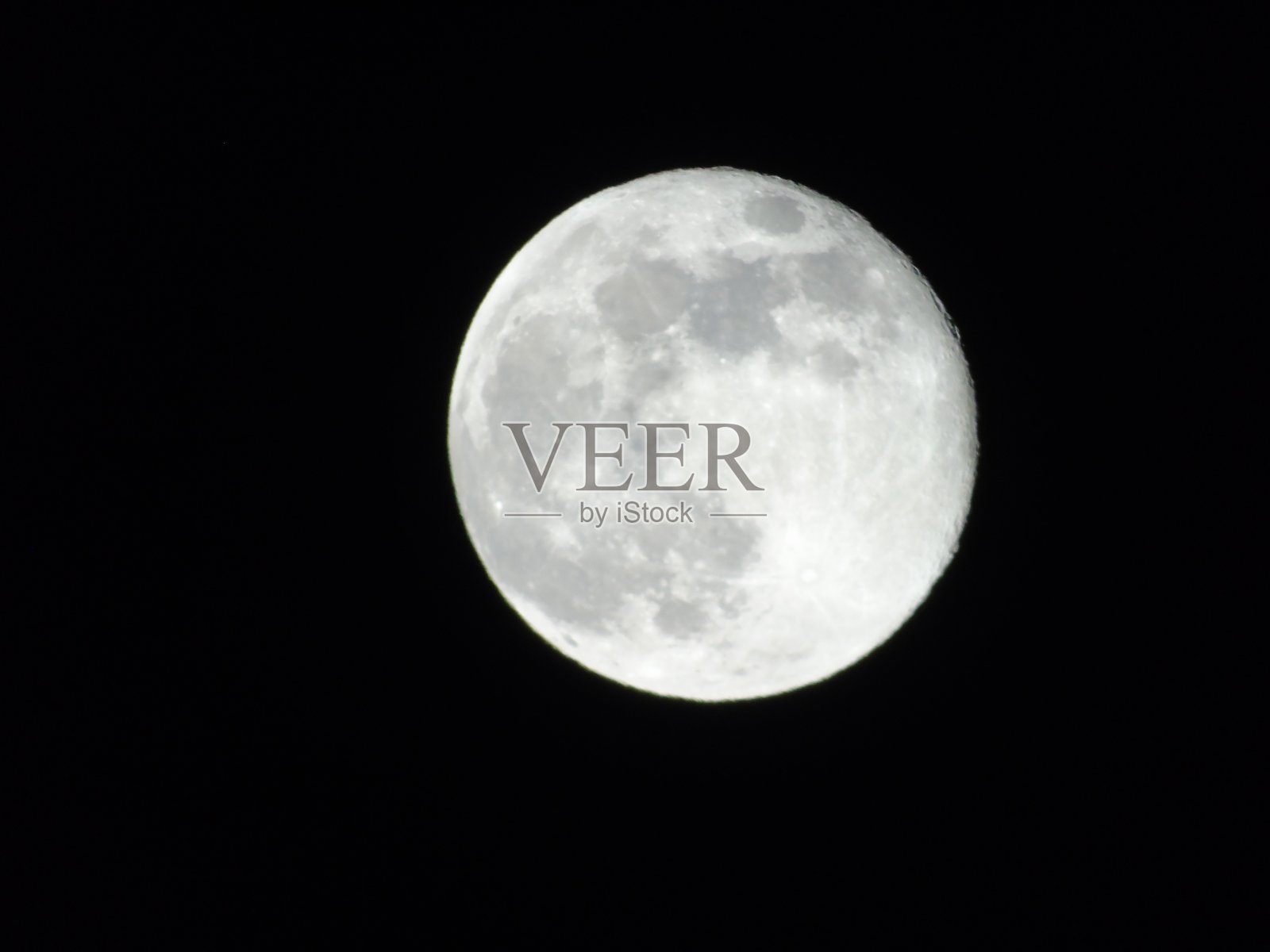 月光和黑暗的天空照片摄影图片