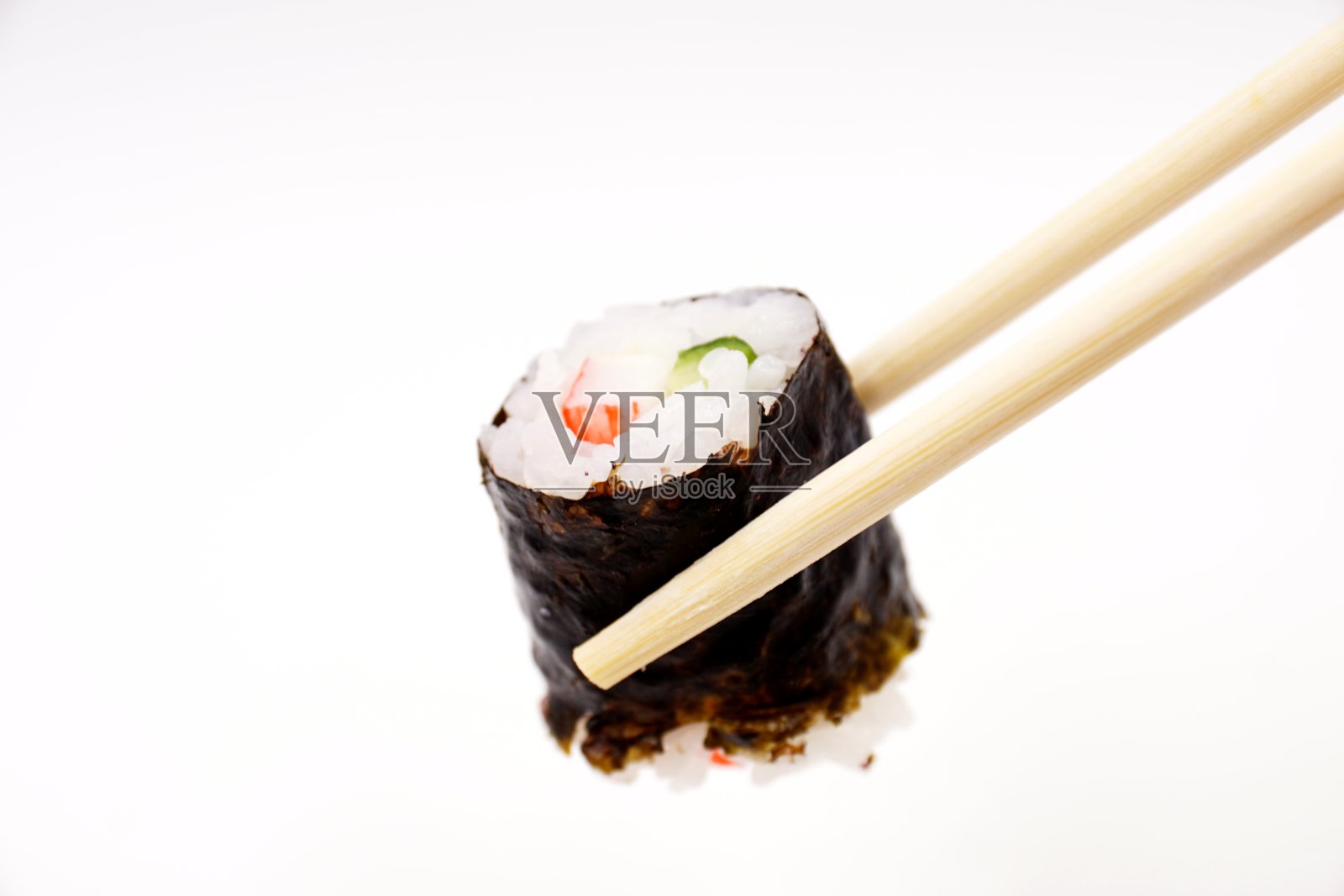 寿司，蟹肉条和黄瓜寿司卷照片摄影图片