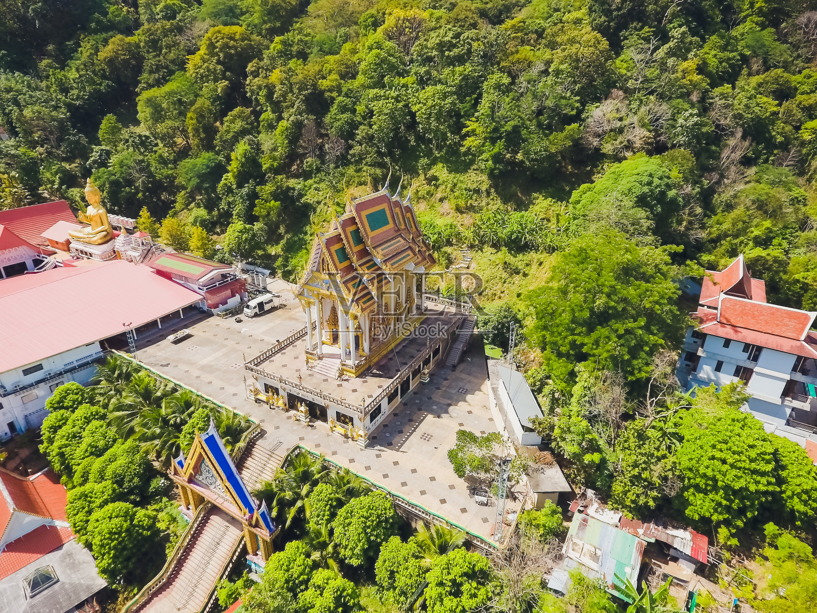 泰国普吉岛，查隆，查隆，查雅塔兰照片摄影图片