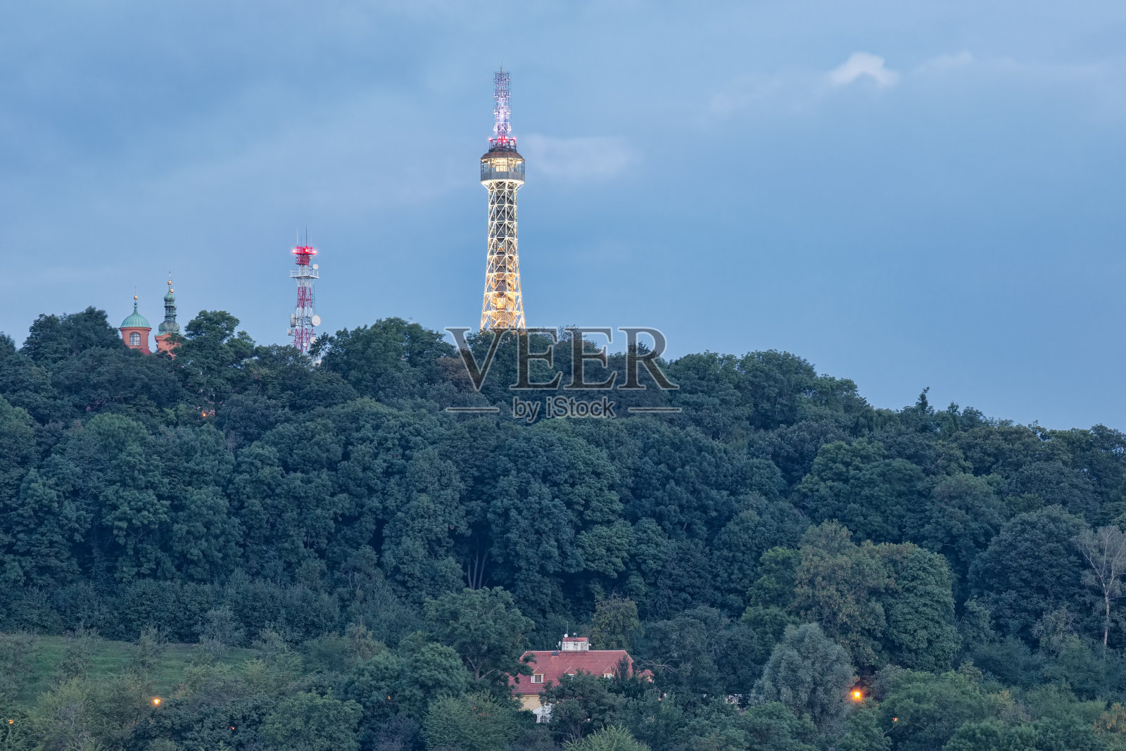 Petrinska塔。观光，塔高六十米。布拉格照片摄影图片