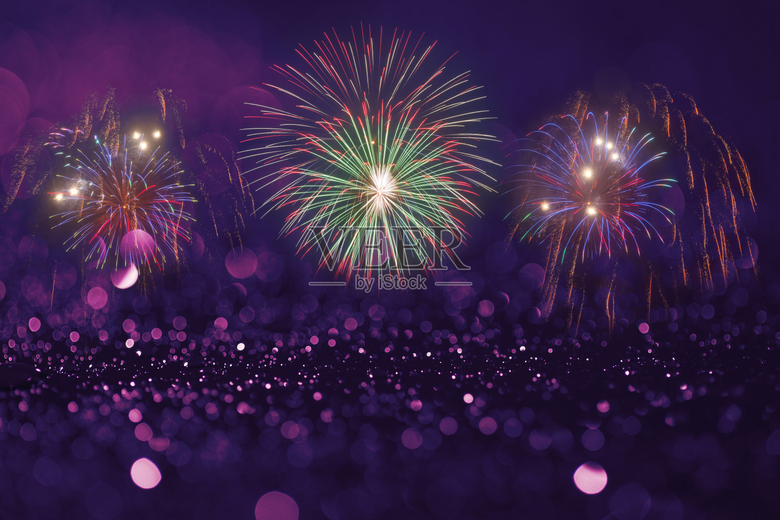 五彩缤纷的烟火照片摄影图片