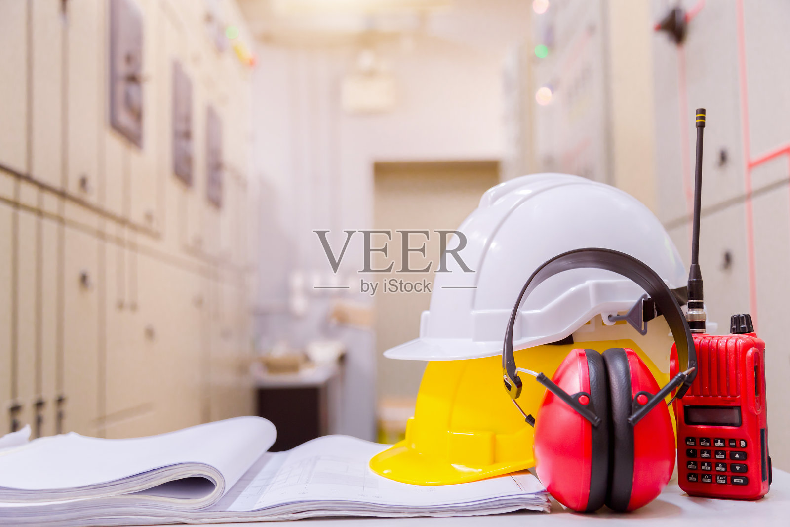 控制室的标准施工安全设备，施工和安全概念。照片摄影图片