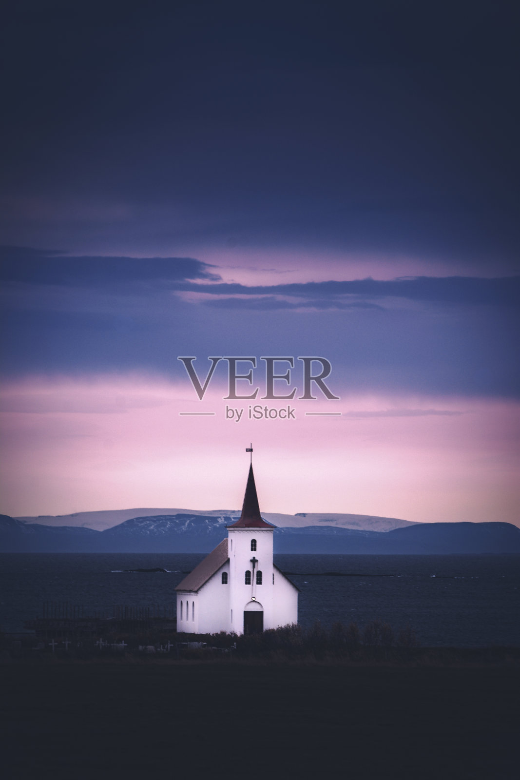 冰岛西峡湾废弃的教堂照片摄影图片