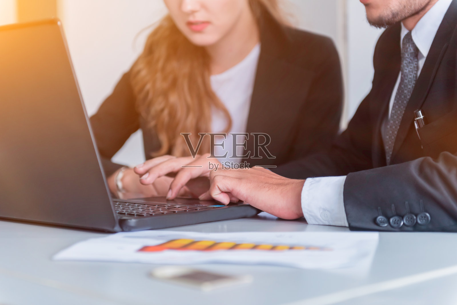 个人发展，指导和培训课程的商业团队。与同事开会讨论照片摄影图片