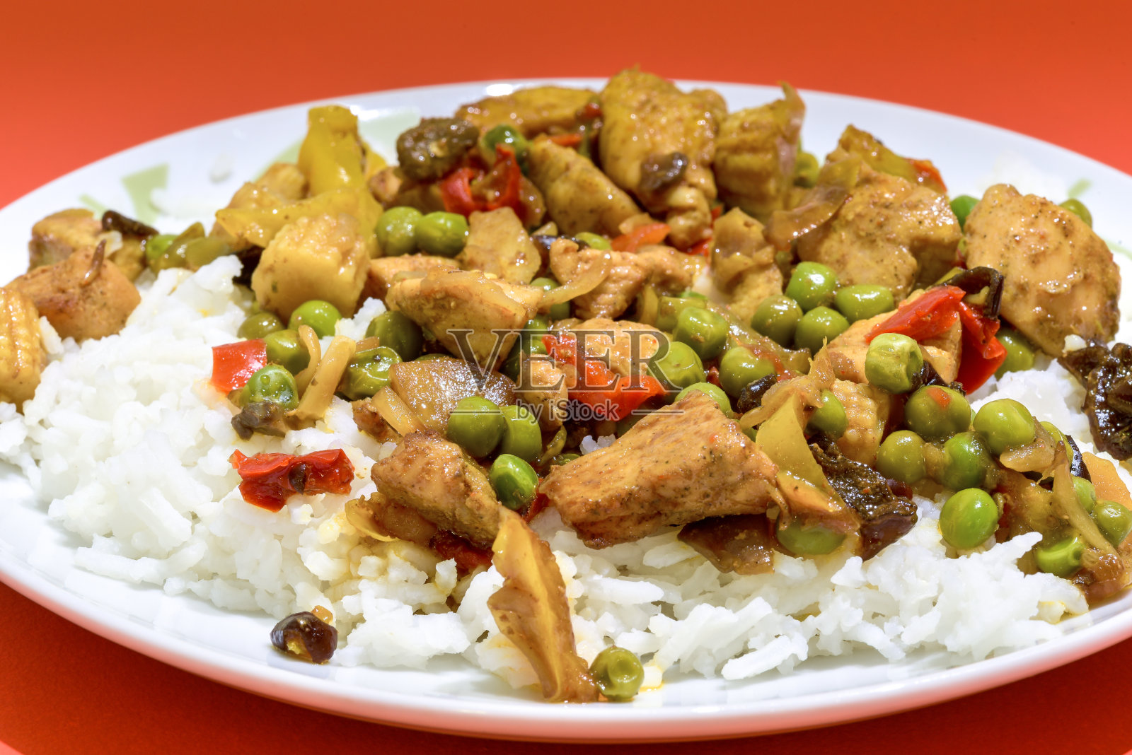 咖喱鸡饭。照片摄影图片