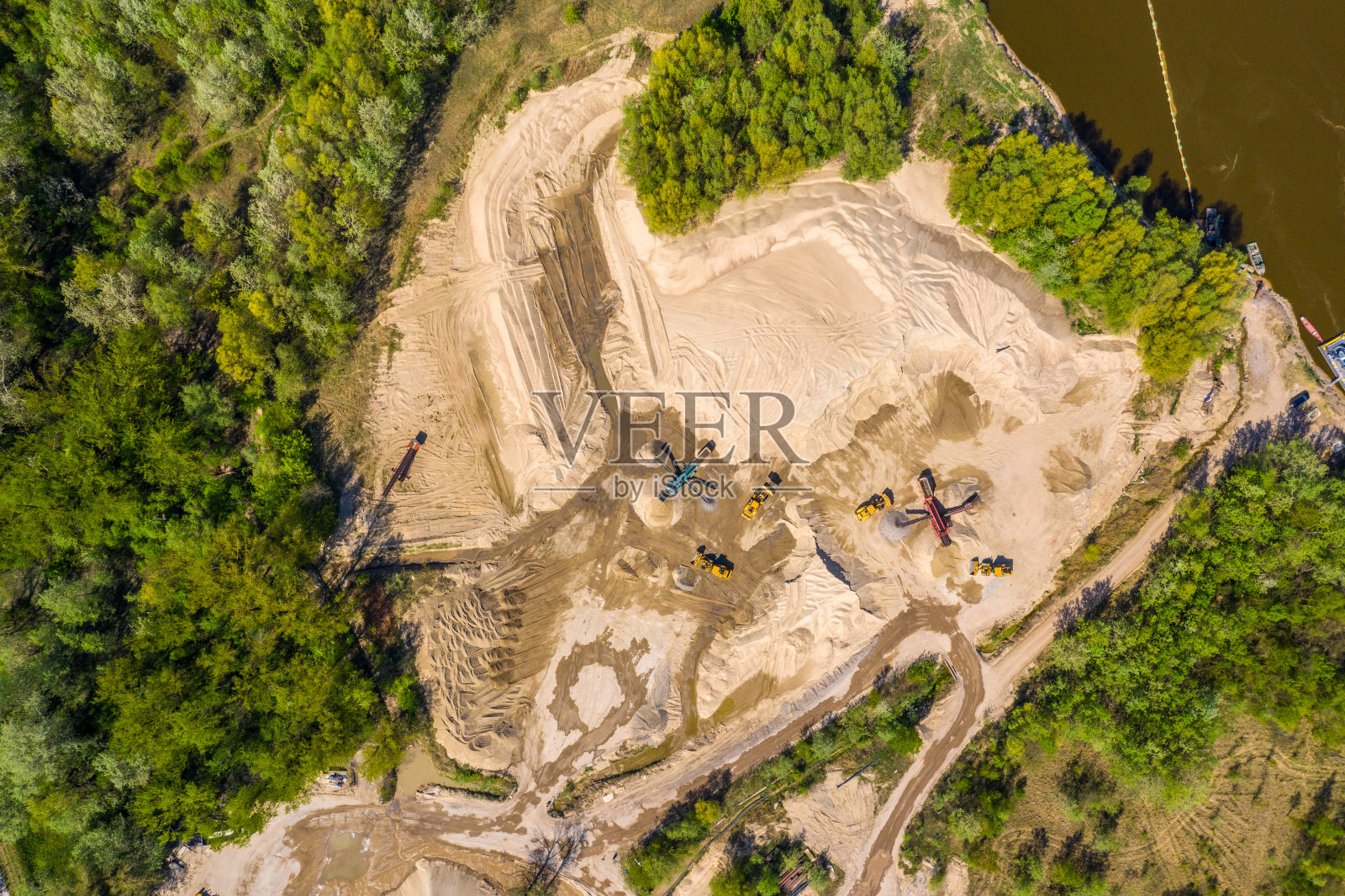 沙坑，从上面看照片摄影图片