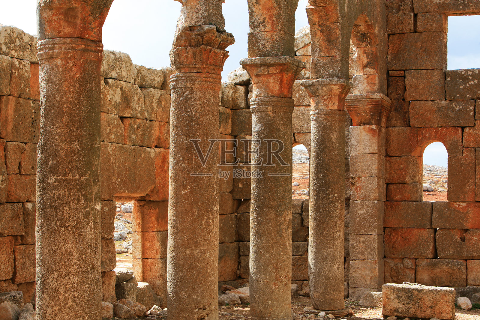 战前的叙利亚：阿勒颇附近死亡之城卡图拉的罗马和拜占庭教堂遗址照片摄影图片