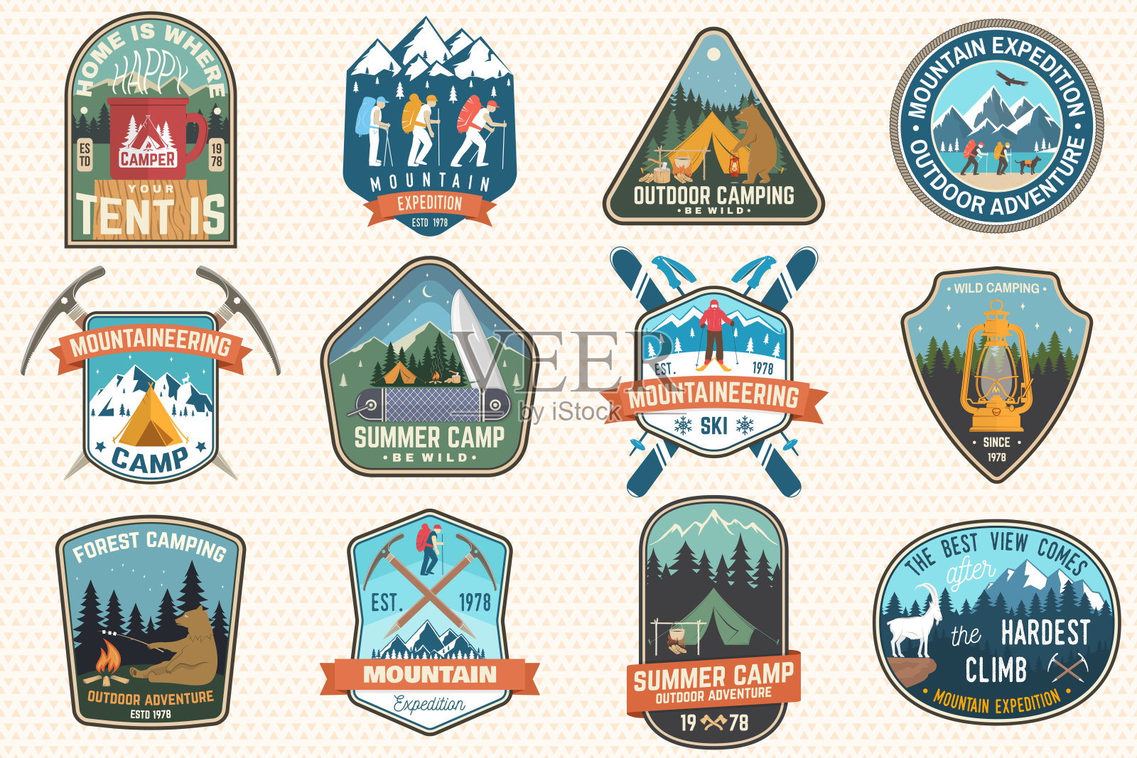一套山地探险和夏令营补丁。矢量概念衬衫或打印，邮票，徽章。复古的排版设计与森林营地，山脉探险。户外冒险的象征设计元素图片