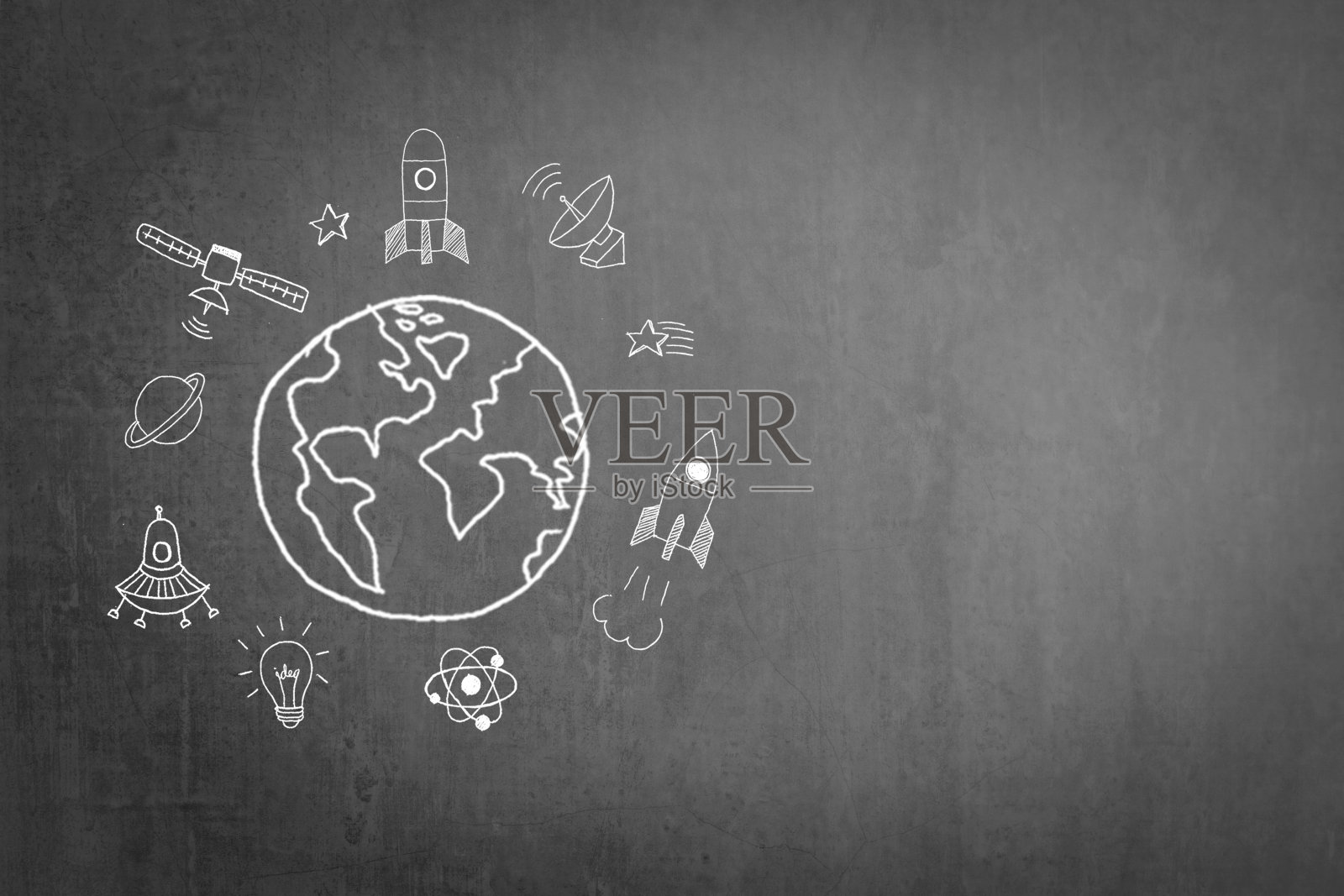 国际人类太空飞行UFO概念日在肮脏的黑色黑板背景上照片摄影图片