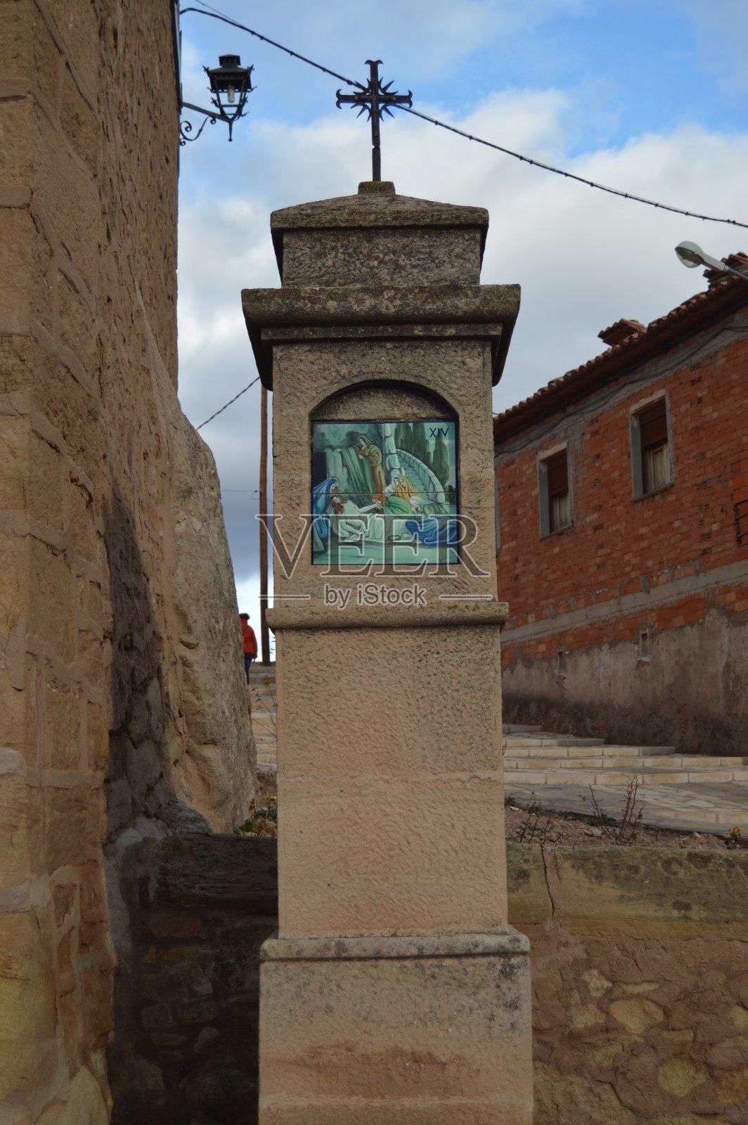 Rubielos De Mora的十字架路第十四站。照片摄影图片