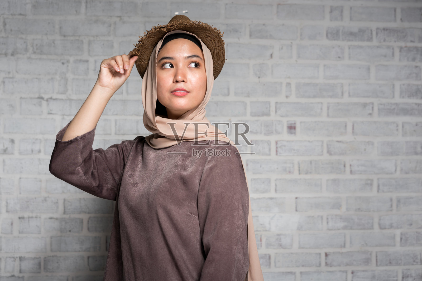 时尚的马来西亚女孩照片摄影图片