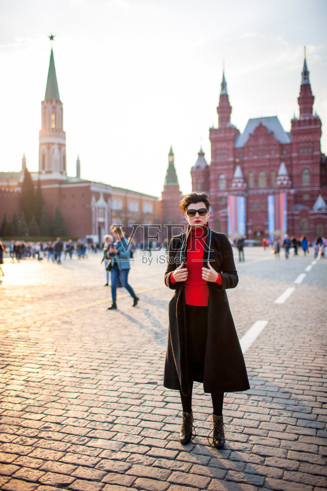 俄罗斯莫斯科红场上的成熟女人照片摄影图片