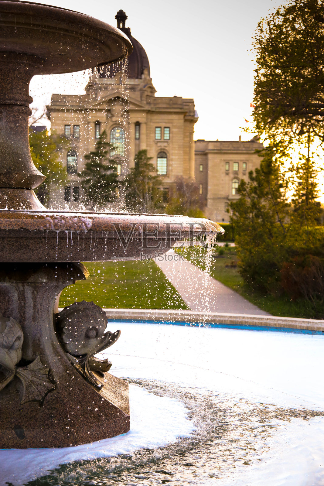 立法通过饮水喷泉照片摄影图片