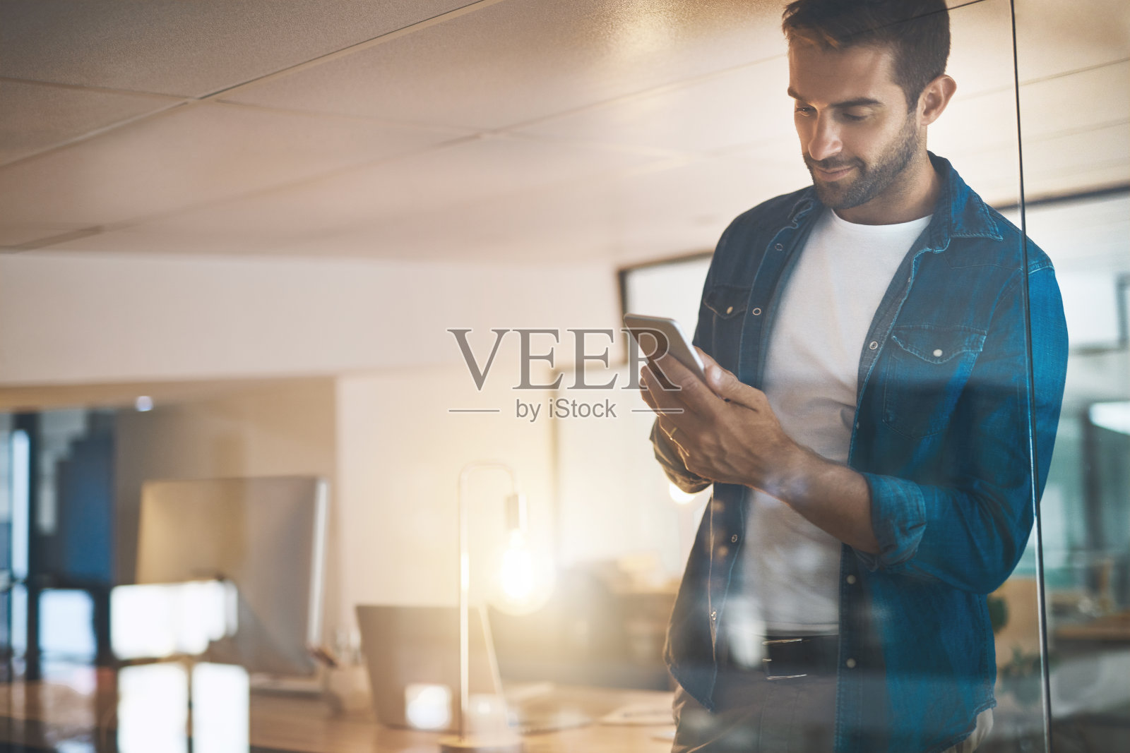 我会让大家知道我完成了任务照片摄影图片