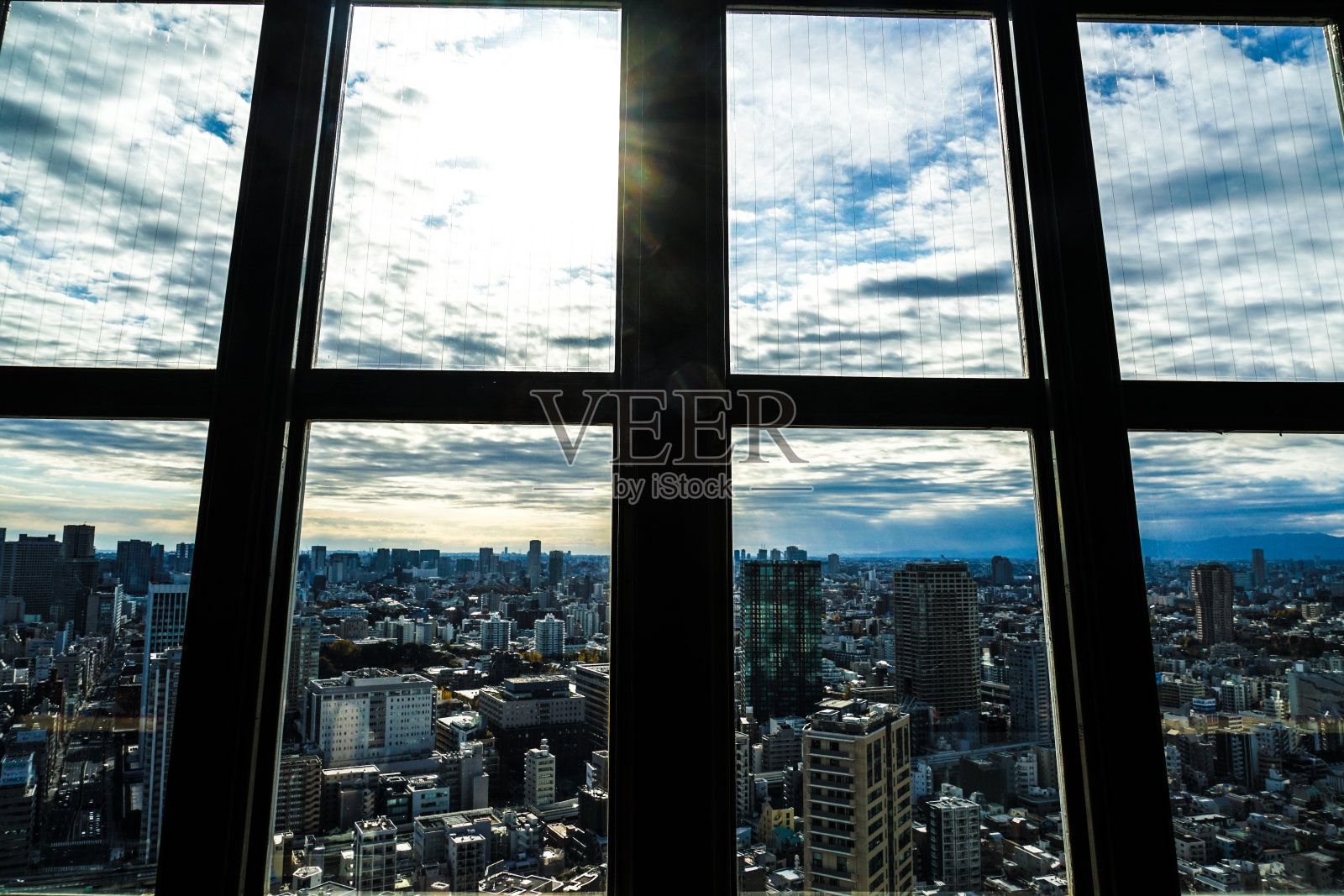 东京天空可见照片摄影图片