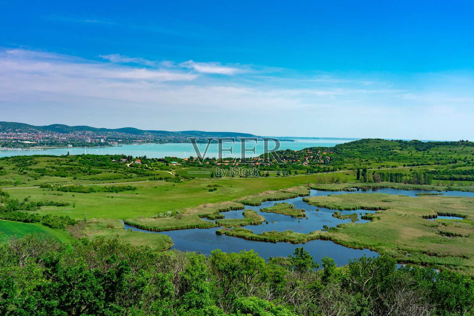 Arial全景巴拉顿照片摄影图片