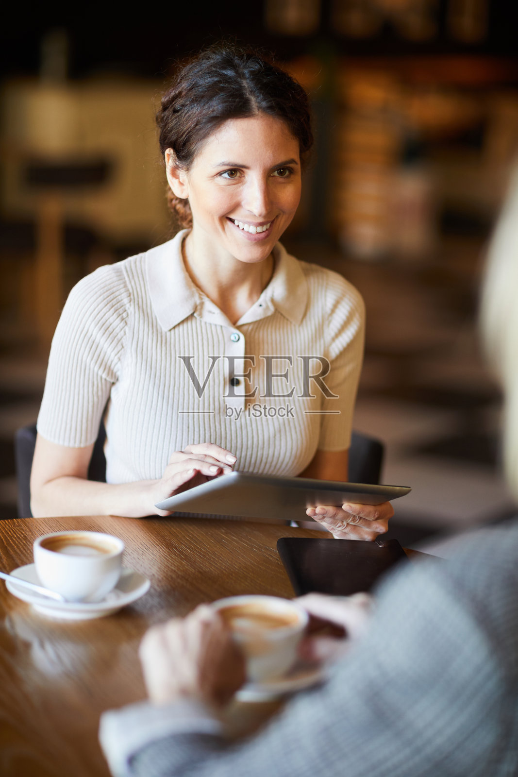 企业家与触摸板照片摄影图片
