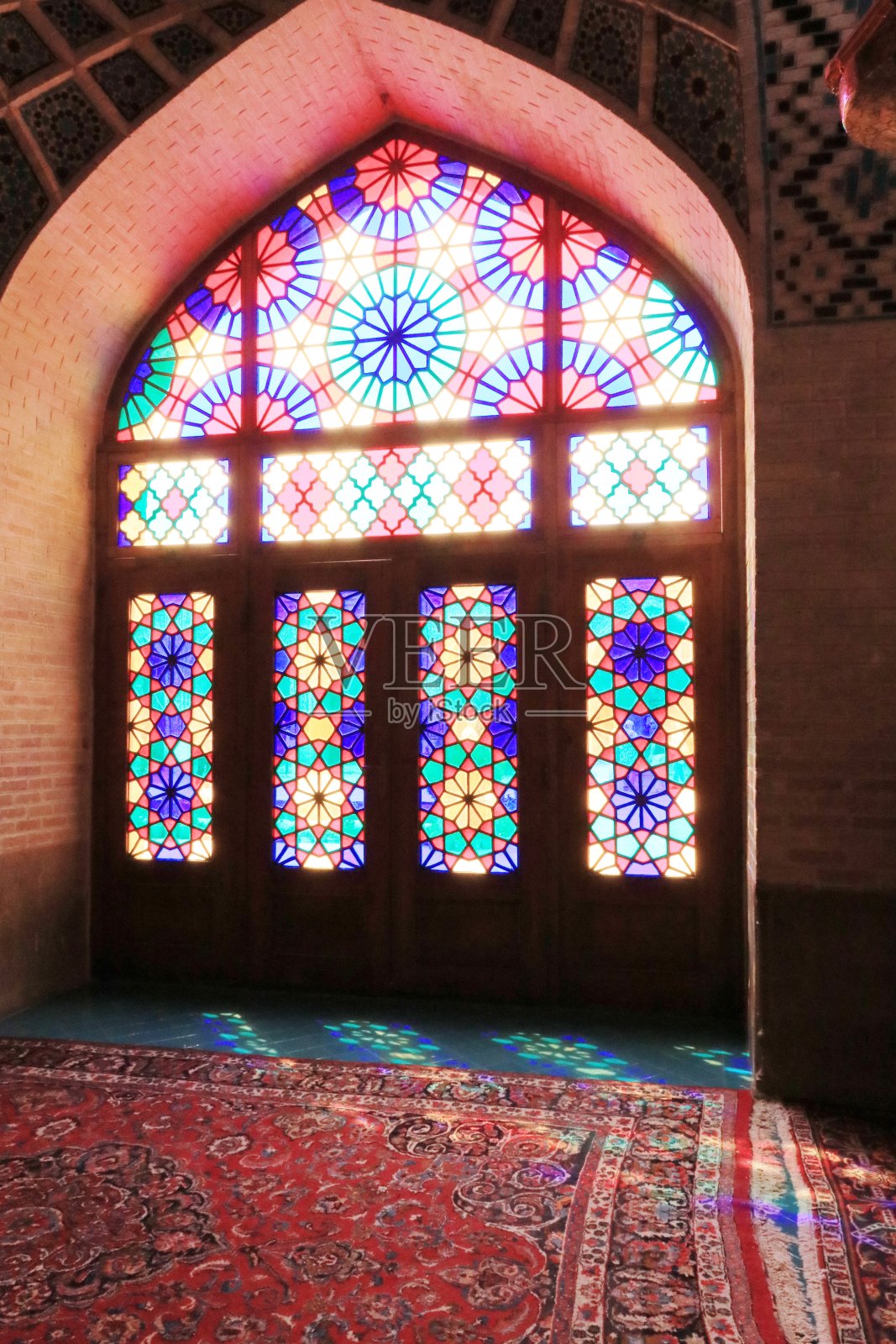 设拉子粉红清真寺，纳西尔·阿尔·穆尔克清真寺照片摄影图片