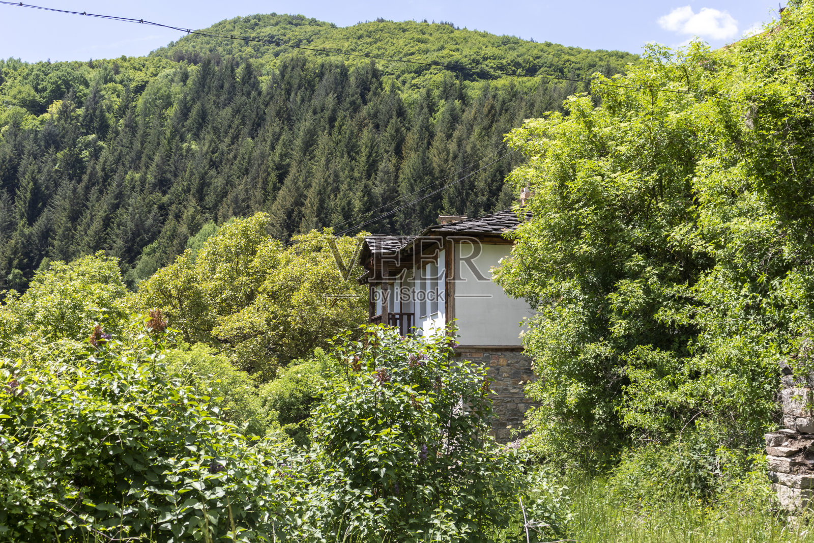 保加利亚普罗夫迪夫地区，拥有正宗19世纪房屋的科索沃村庄照片摄影图片