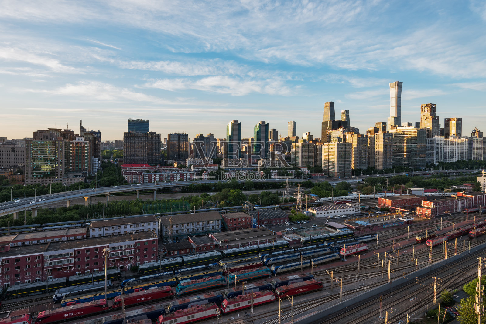 北京铁路运输和CBD照片摄影图片