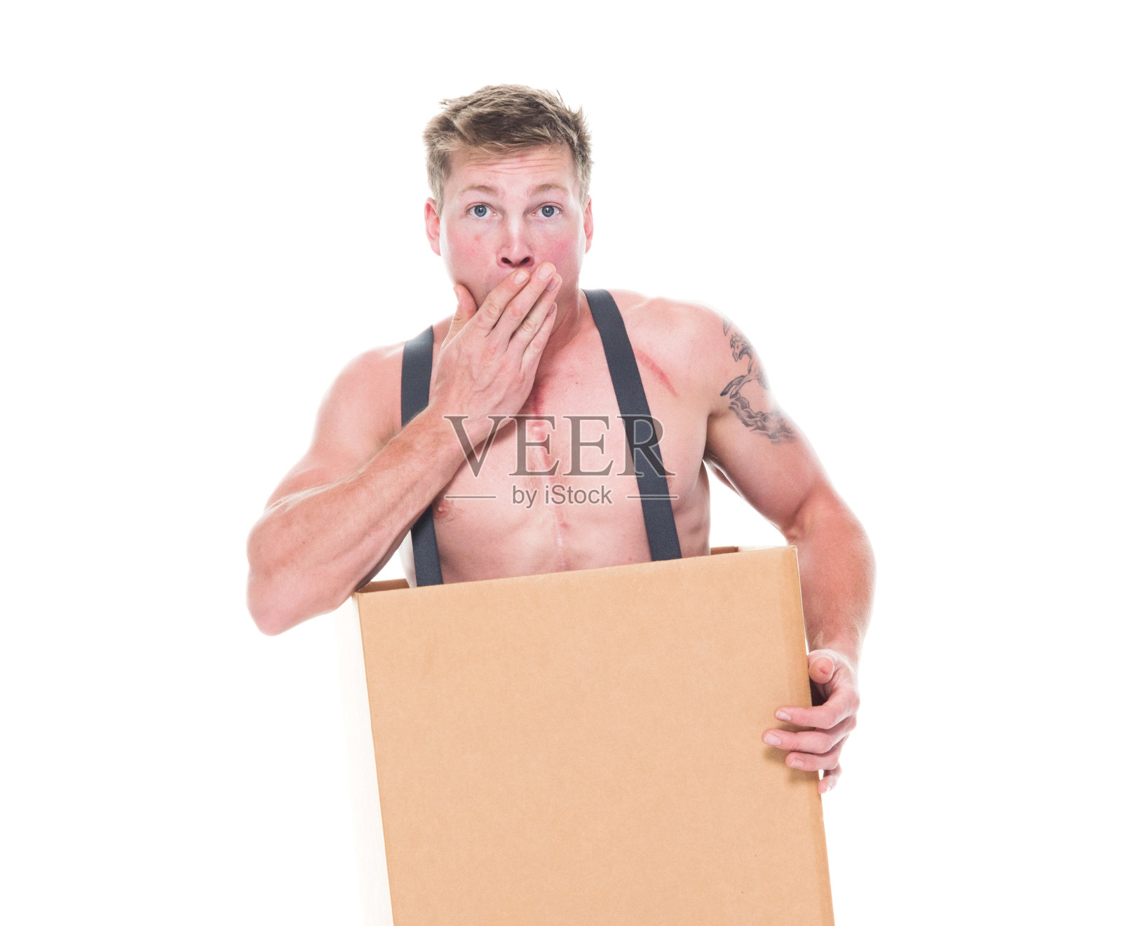 箱子里的穷人感到震惊照片摄影图片