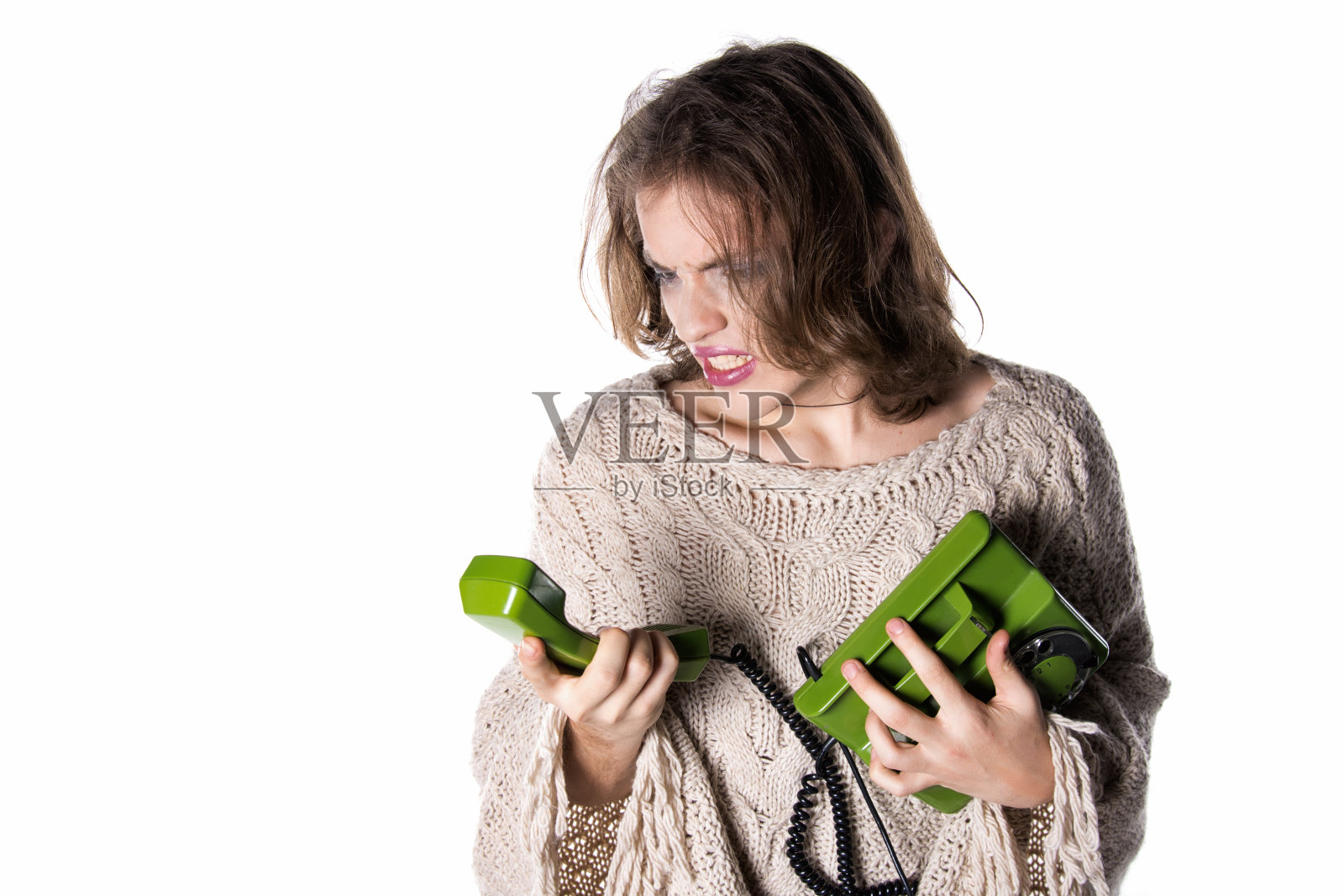 愤怒和侵略性。打电话。照片摄影图片