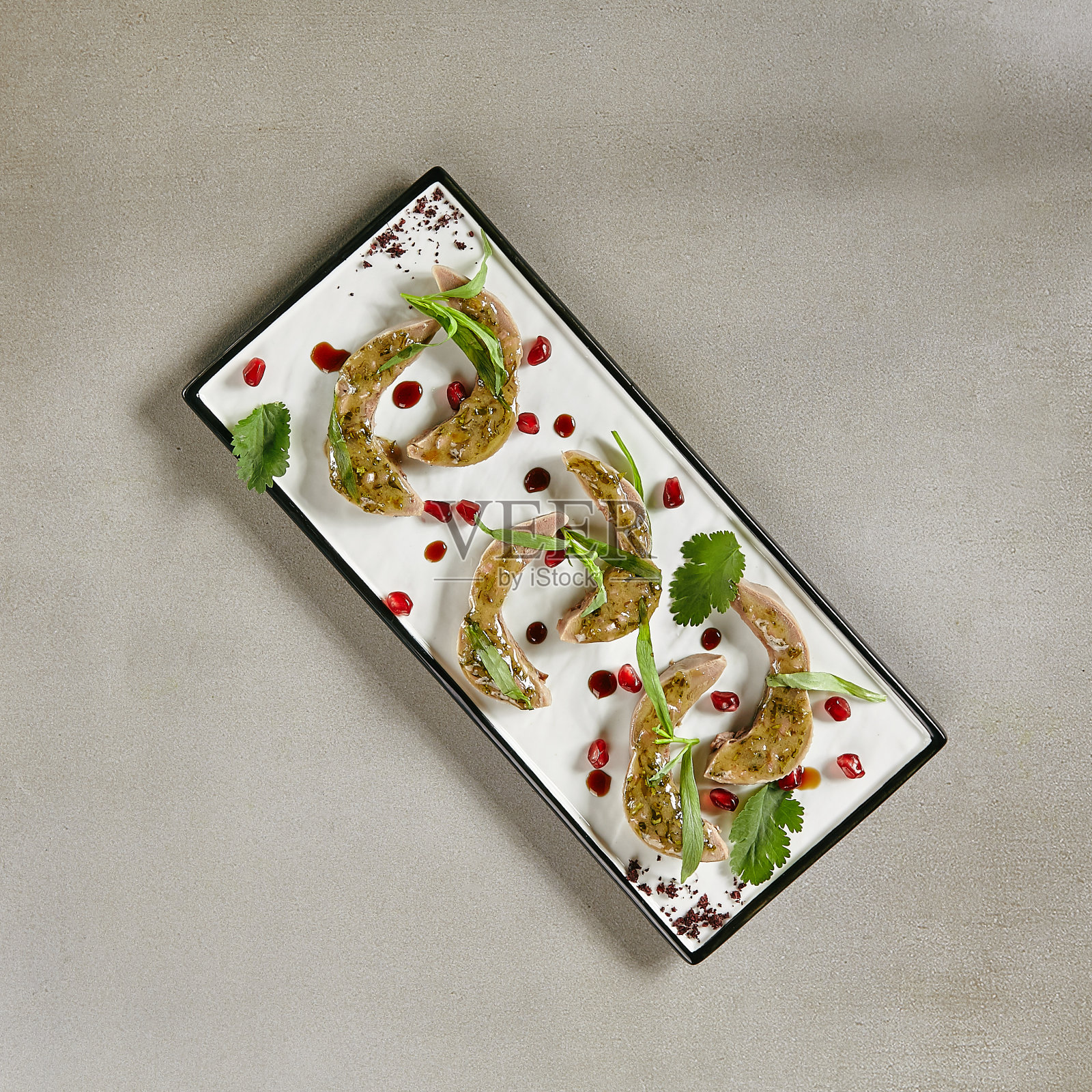 羊舌配东方调料照片摄影图片