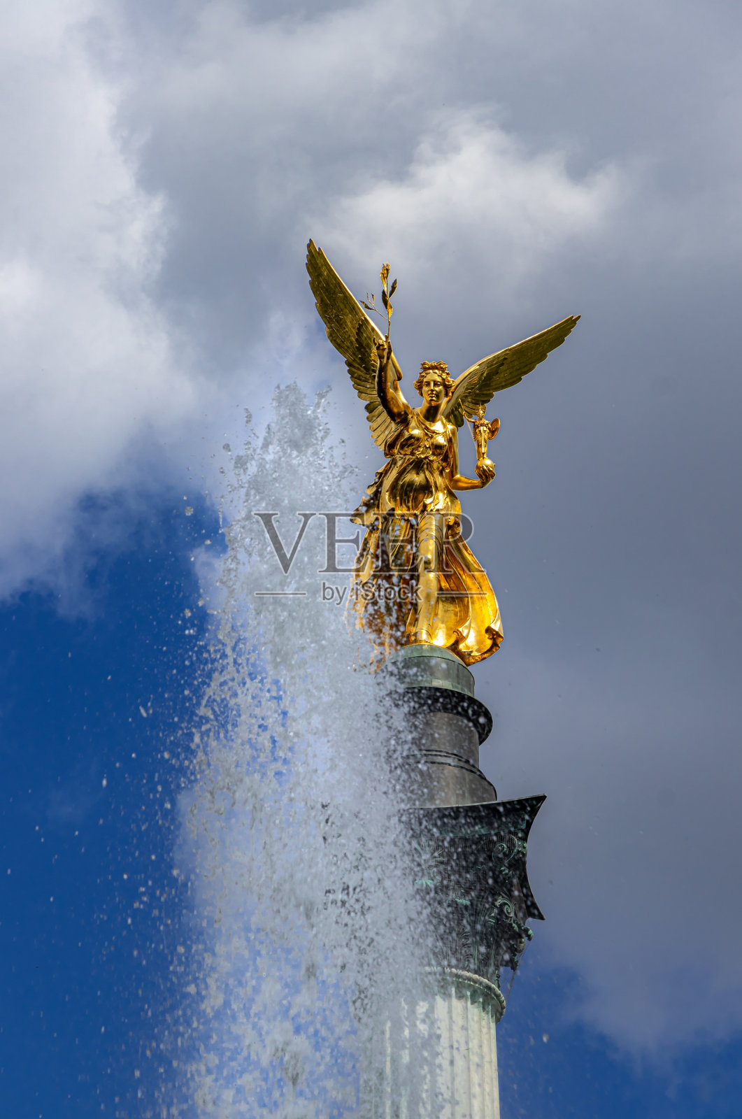 巴伐利亚州慕尼黑的和平天使雕像，名叫弗里登森格尔照片摄影图片