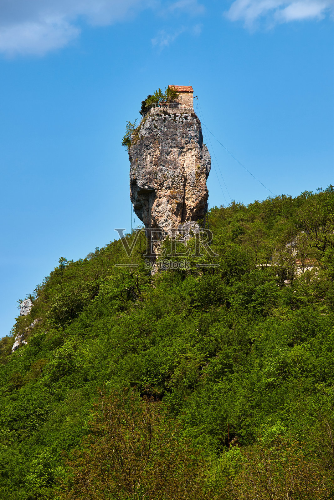 卡兹基柱，柱上的修道院，格鲁吉亚。照片摄影图片