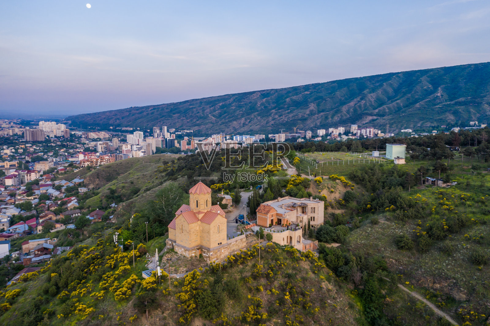 第比利斯“Fericvalebis”教堂的鸟瞰图照片摄影图片