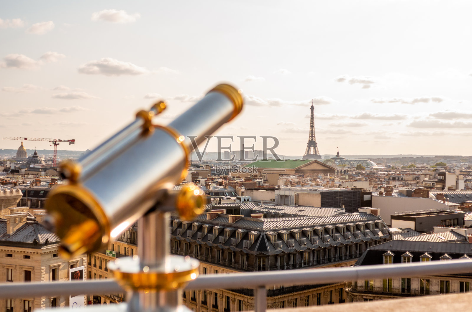 巴黎的旅游望远镜照片摄影图片