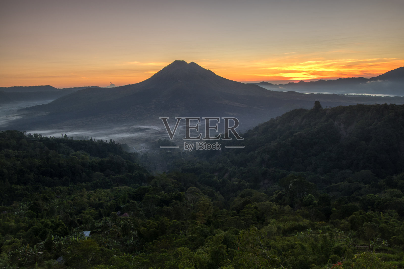 早晨的微风照片摄影图片