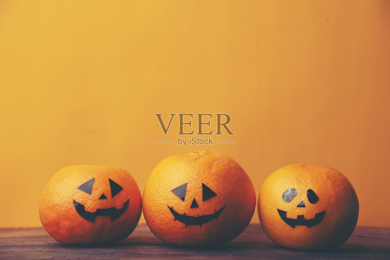 万圣节背景概念，上黄色背景照片摄影图片