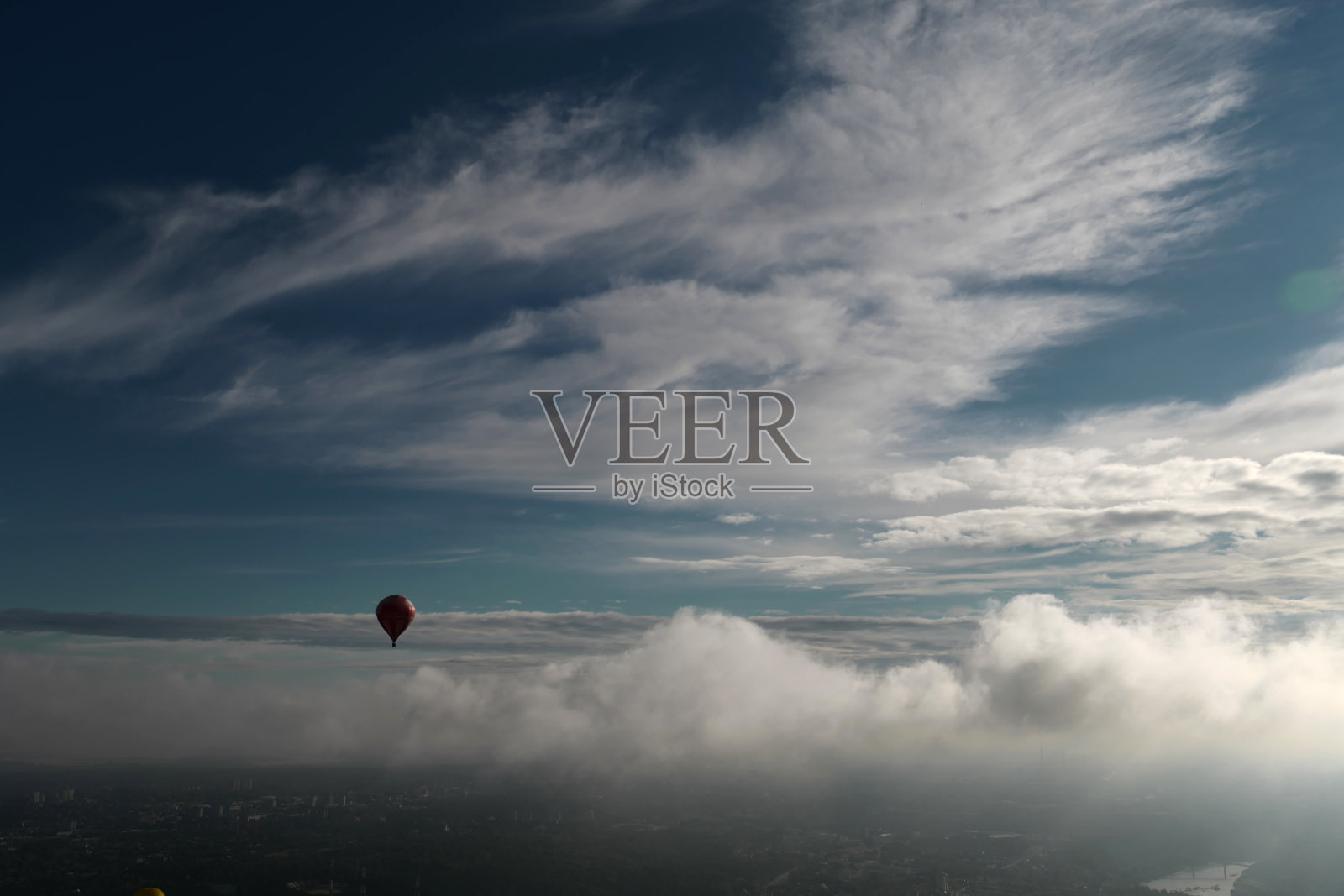 不断膨胀的照片摄影图片